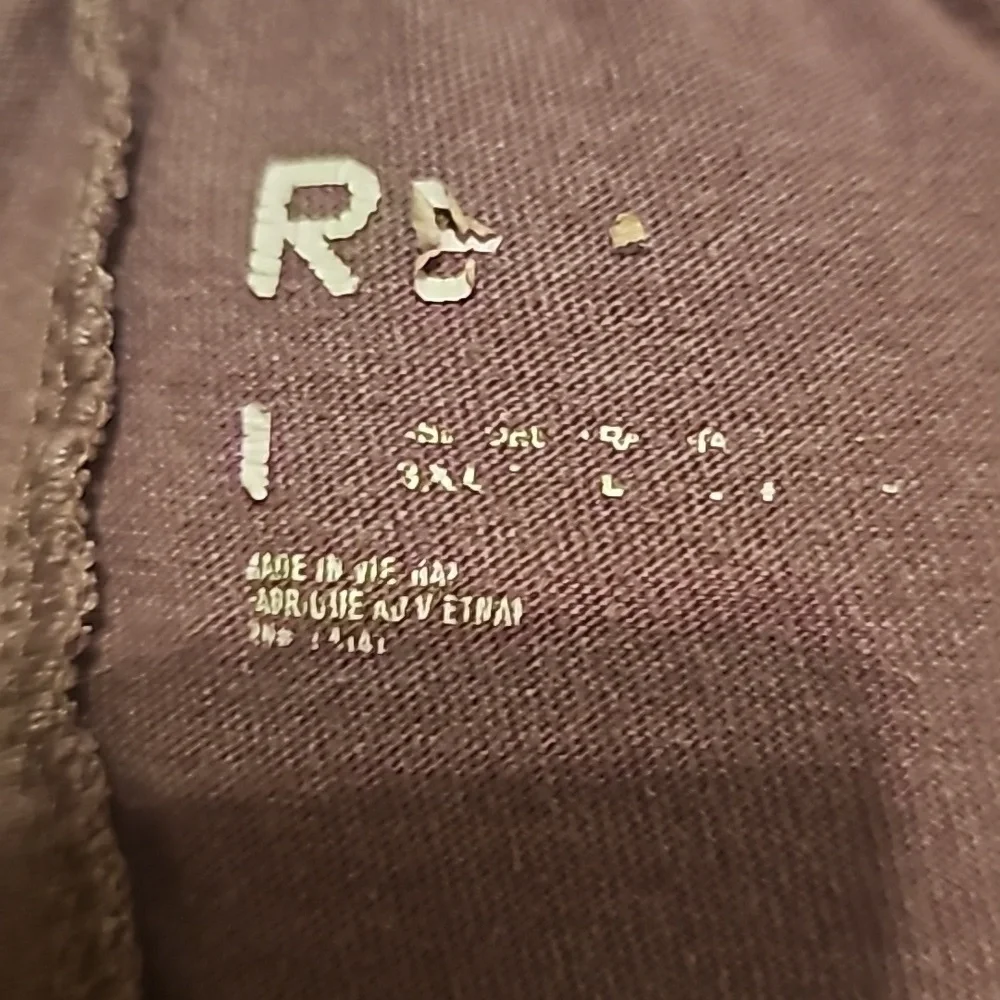 FREE W any purchase over $5 Reebok sz tag missing purple shorts see measurement - Picture 4 of 6